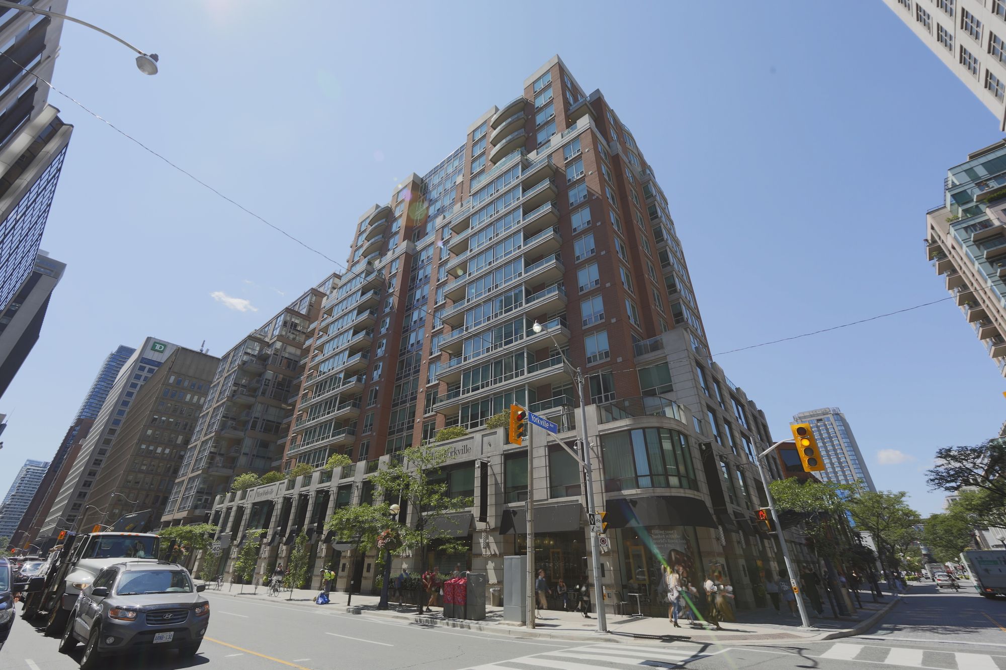88 Cumberland St Minto Yorkville Park 2 Condos for Sale & 4 Units
